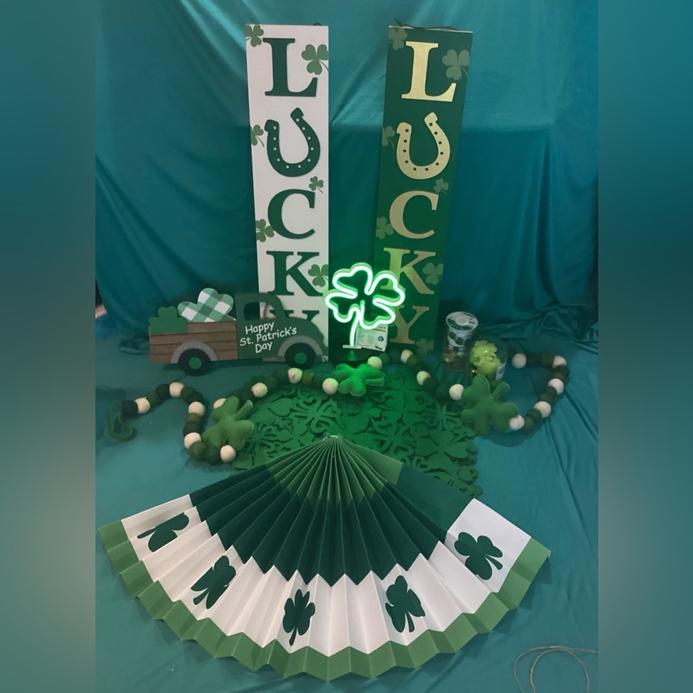 St. Patrick's Day Party Supplies Set - Green and White 12pc bundle
